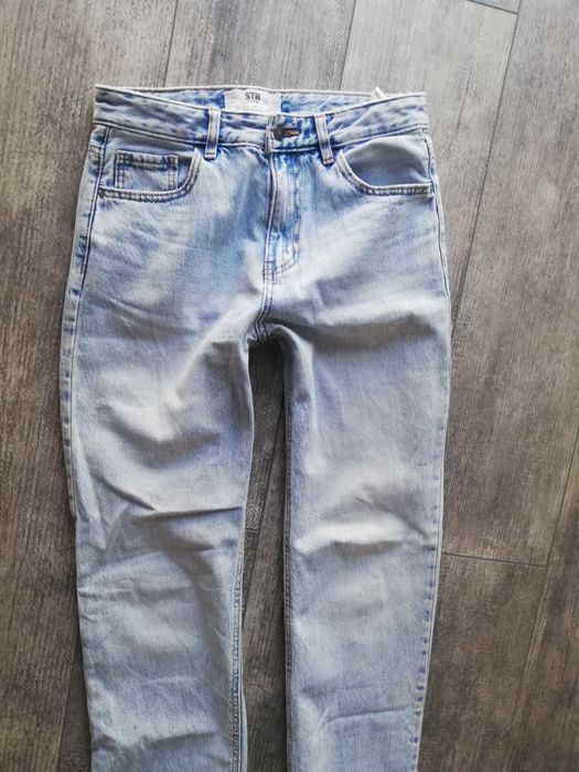 Jeansy Straight Stradivarius S