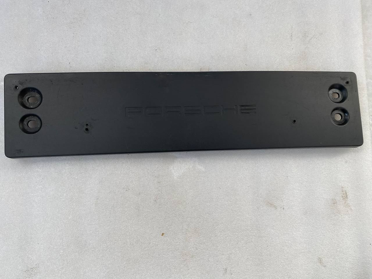 7p5807287g Porsche cayenne 958 подіум переднього номера