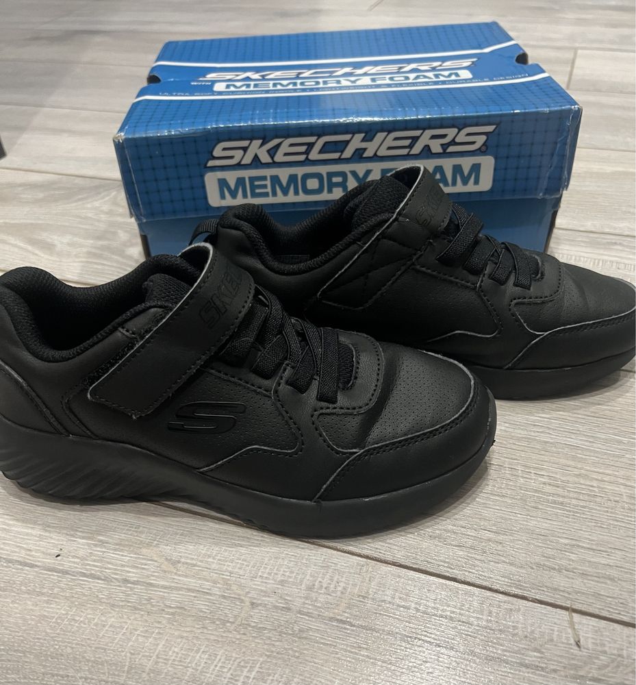 Кросівки Skechers