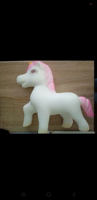 Jednorożec unicorn moze osiągnąć wielkość około 50 cm
