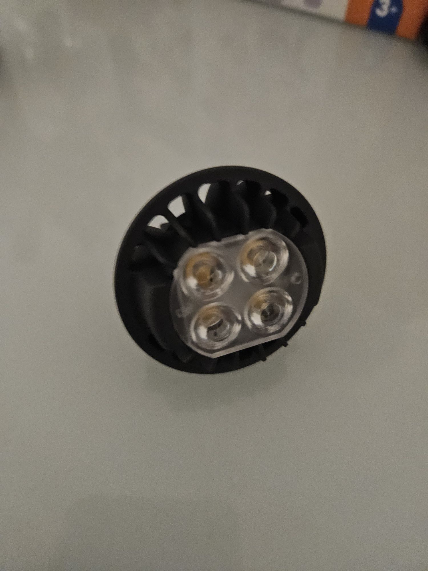 ŻarówkiLED Philips Master LEDspot 7W - łącznie  23 szt