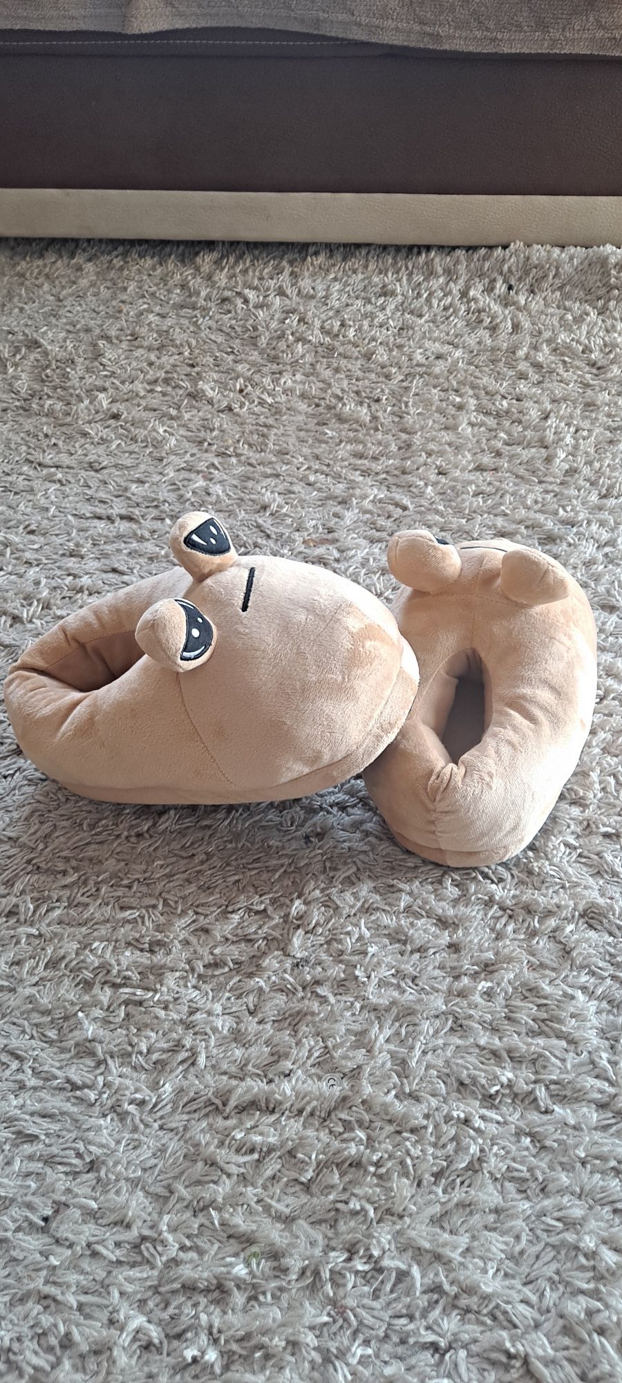 POU kapcie Bambosze Pousie
