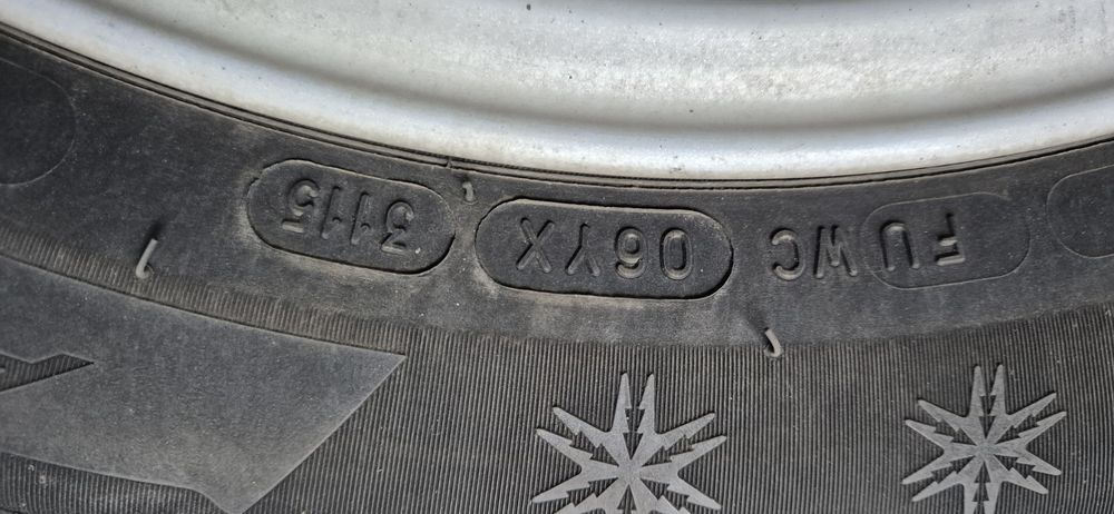 Oryginalne felgi VW 16" 4szt+ opony zimowe Michelin alpin5