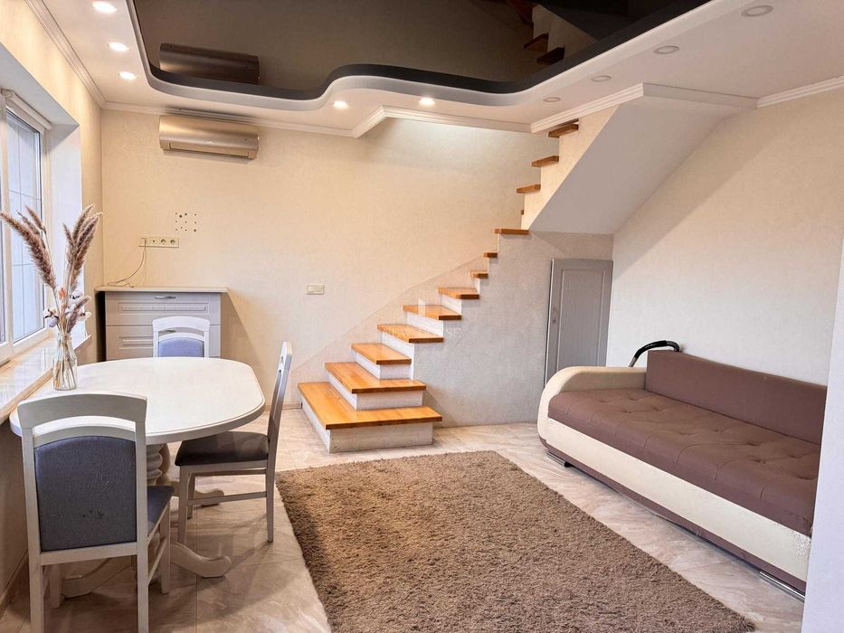 БЕЗ КОМІСІЇ! Єоселя!Продається 4-к таунхаус в Святопетрівському районі