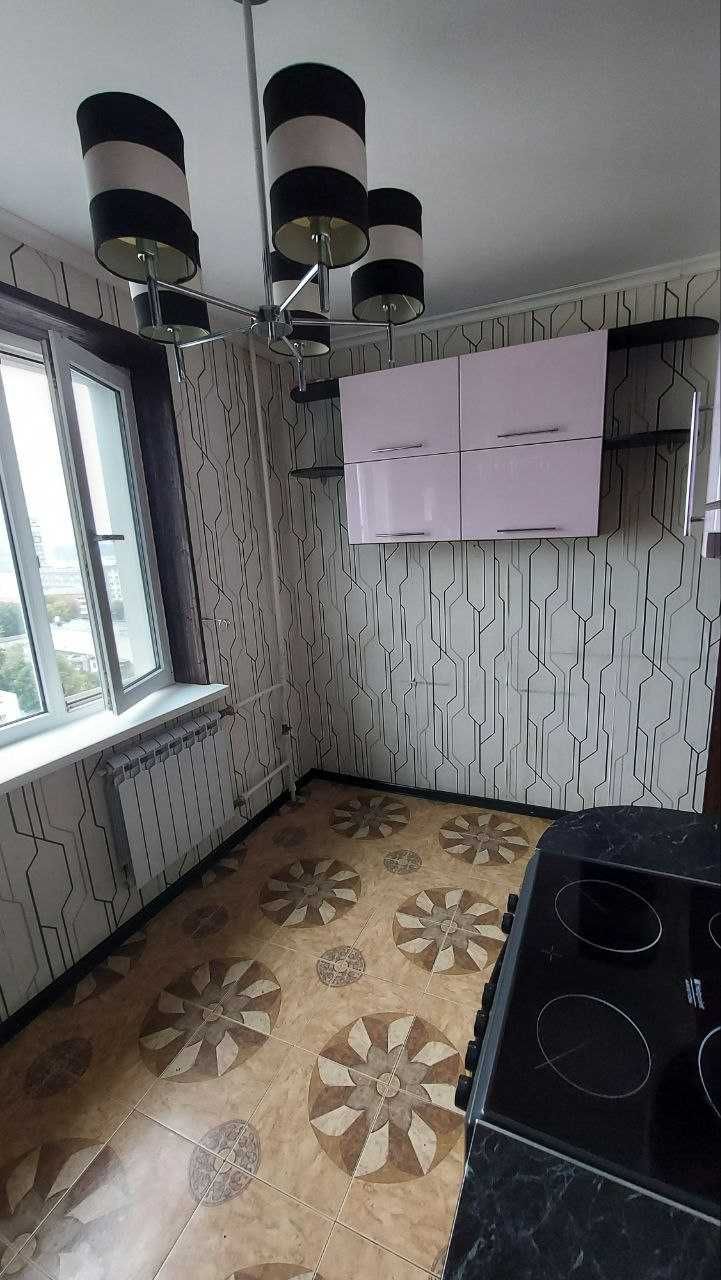 Продам 2 к квартиру на Молочній, з ремонтом. Метро поруч.