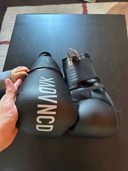 Luvas de Boxe OUTSHOCK 14 OZ