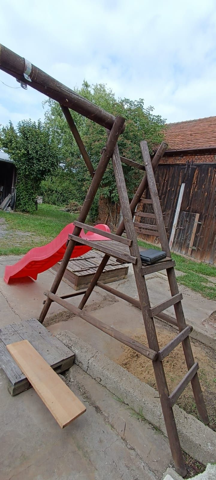 Zjeżdżalnia z hustawką