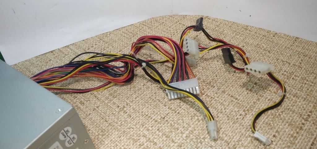 Компьютерный блок питания FSP ATX-400PNR 400W  24+4 pin 120 mm