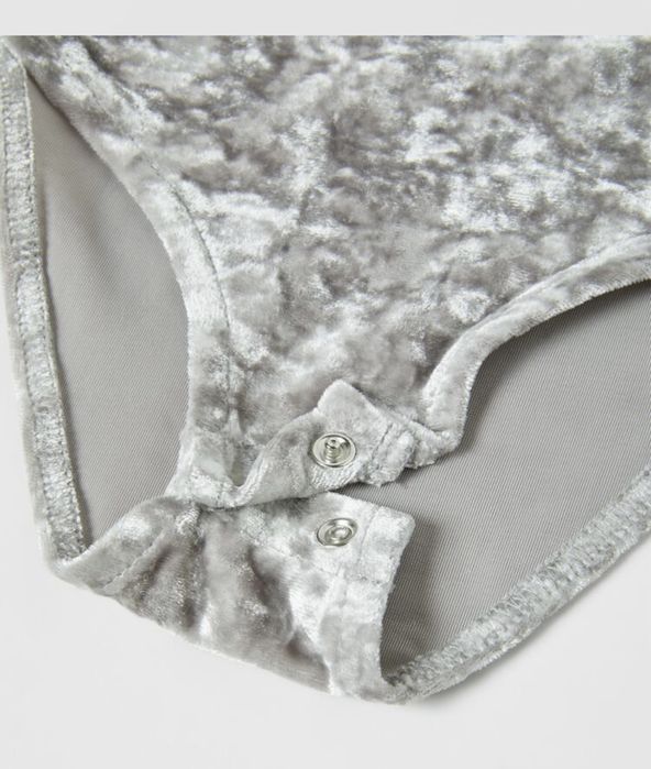 Оксамитове боді сірого кольору Zara
