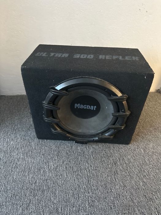 Skrzynia basowa Magnat Ultra 300 Reflex czarna