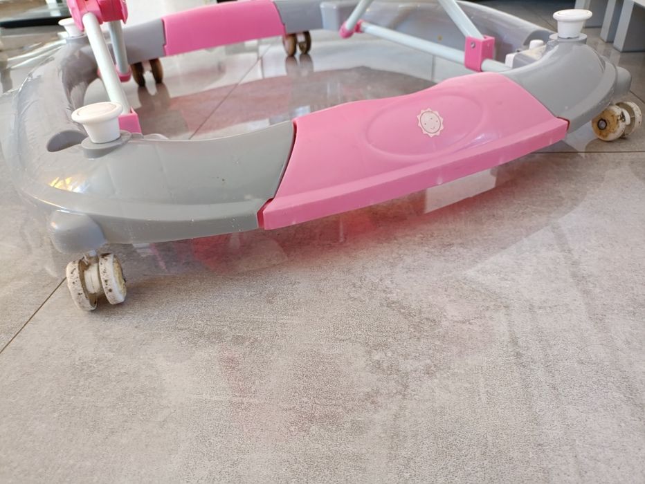 Chodzik różowy dla dziewczynki