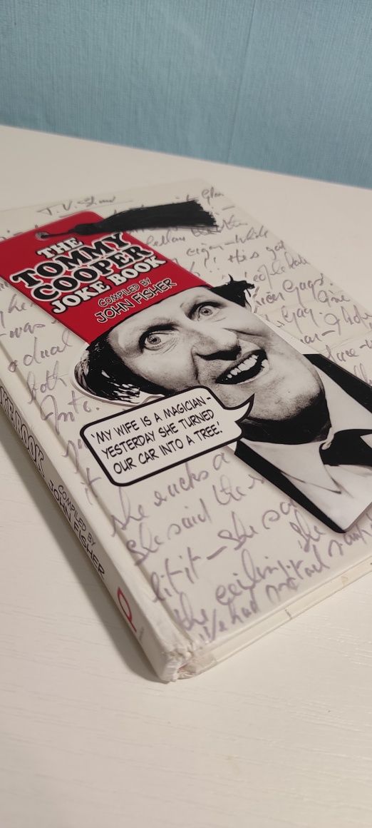 Книга англійською The Tommy Cooper Joke Book. Compiled by John Fisher