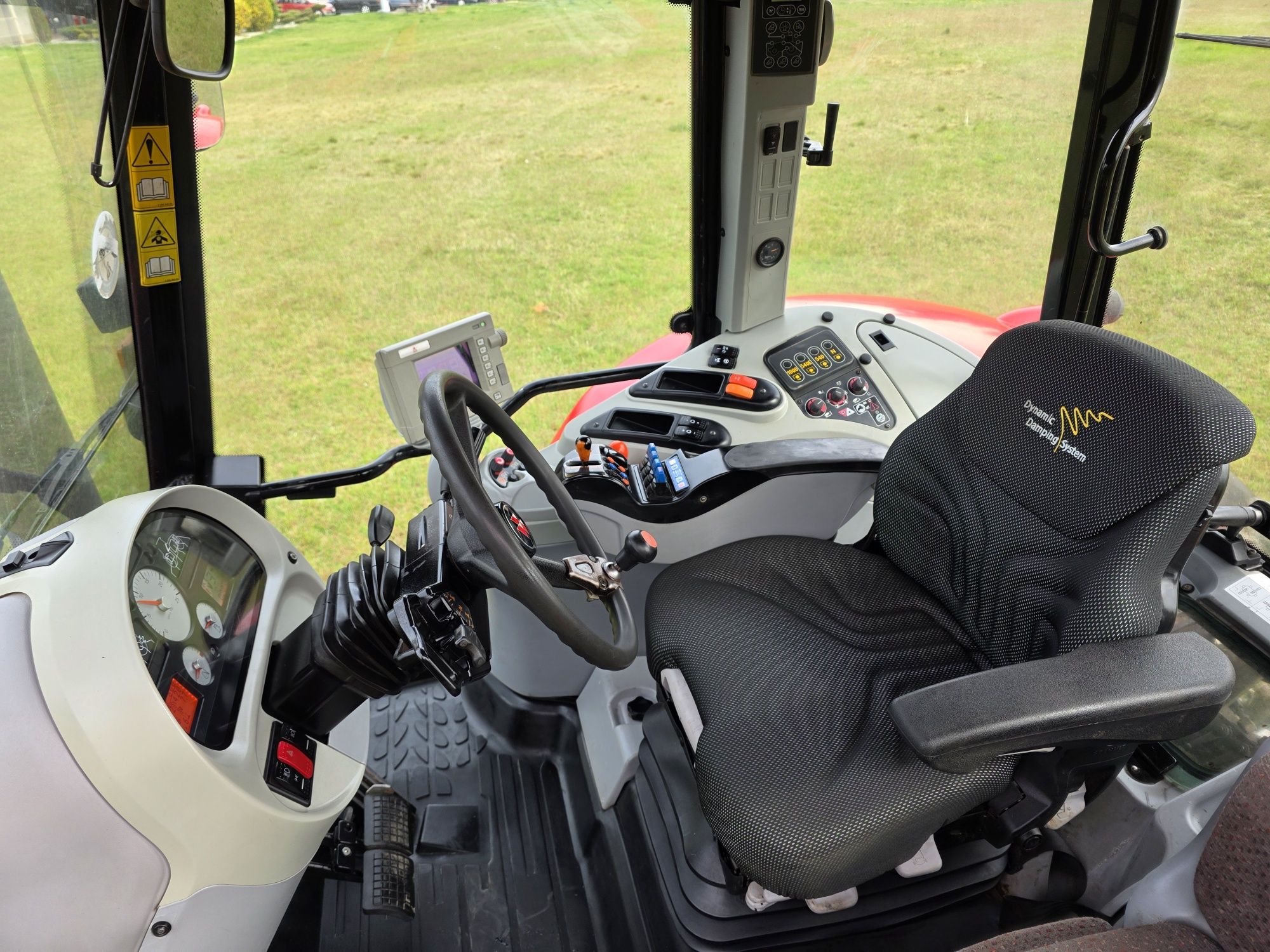 Massey Ferguson 7499. Z tuzem womem i pneumatyką
