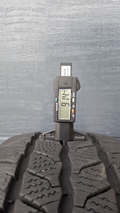 Continental 215/65 R16 C VanContact Winter 9 mm