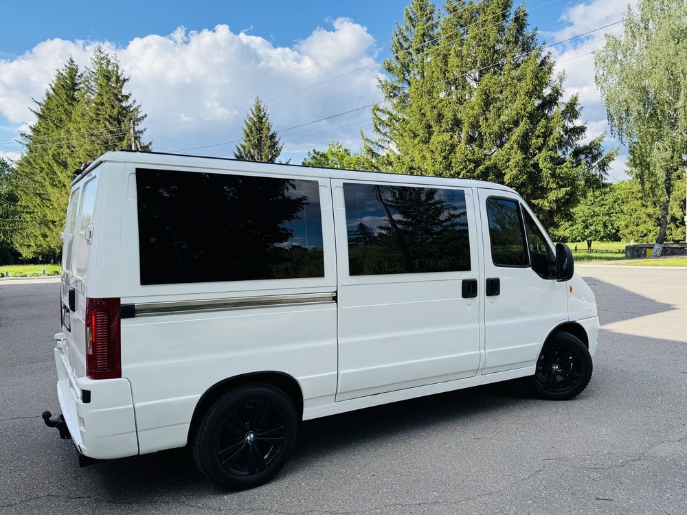Peugeot Boxer 2.2D 8-Mest 2006 рік