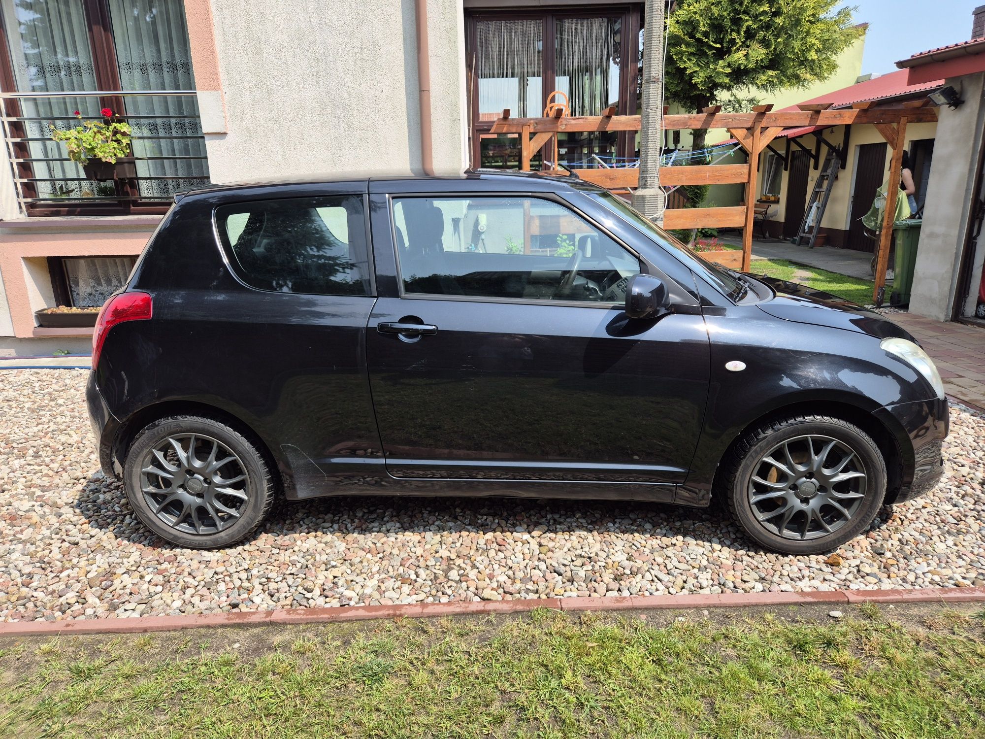 Suzuki Swift 1.3 benzyna alufelgi klima hak