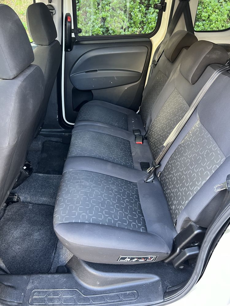Fiat doblo 1.3  5 lugares
