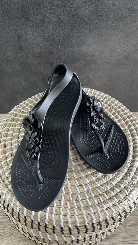 Crocs japonki serena embellish flip W8 38/39