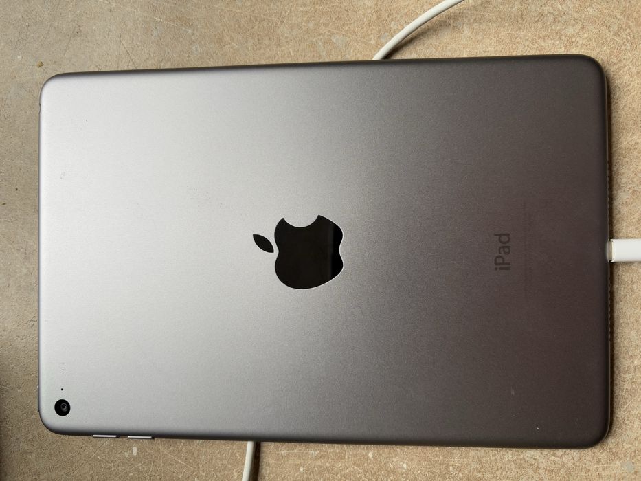 iPad Mini 4 wi-fi 128GB. Grawancja 12/2025 stan idealny!