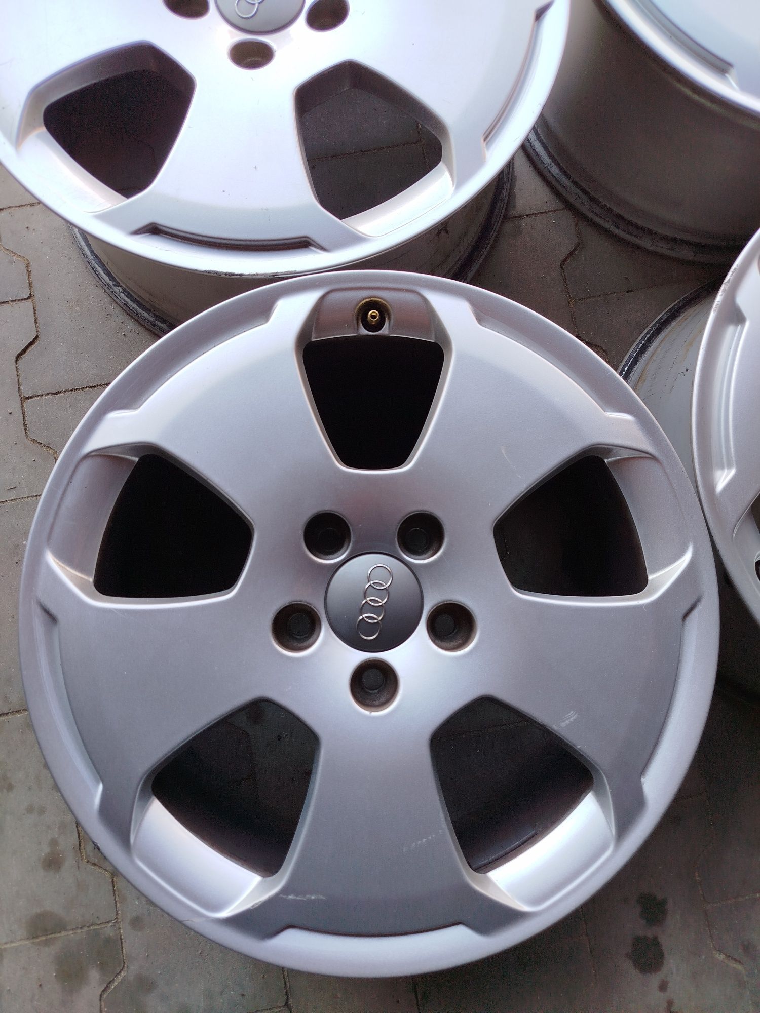 Felgi aluminiowe 5x112 17" oryginał Audi A3