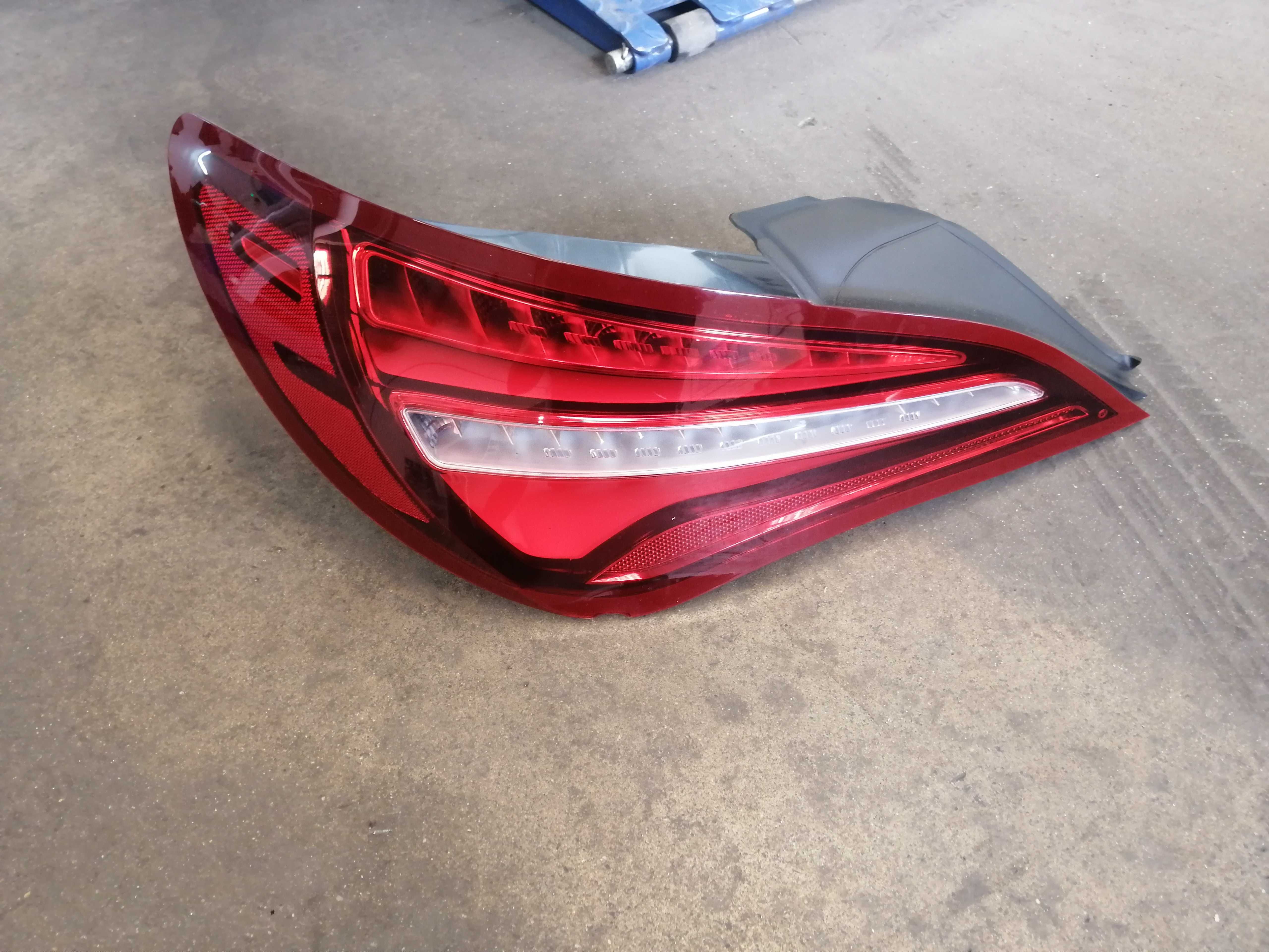 Farolim Mercedes original CLA led