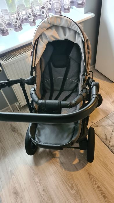 Sprzedam  wózek i nosidełko dziecięce