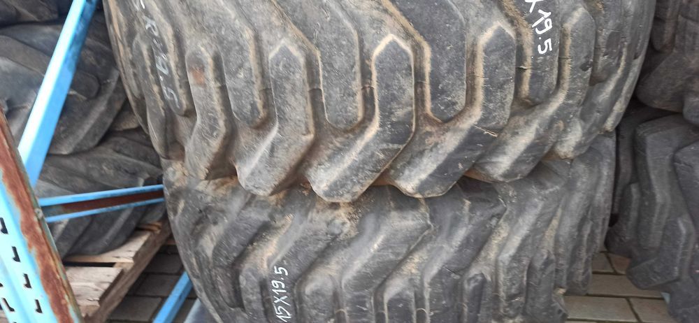 Pneus com Gel e Jantes 15R19.5