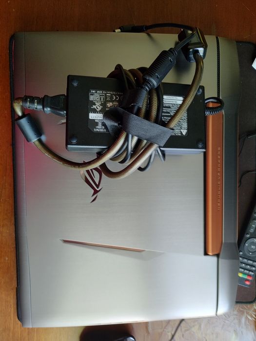 Продам игровой ноутбук Asus ROG Strix G752VS-BA183T