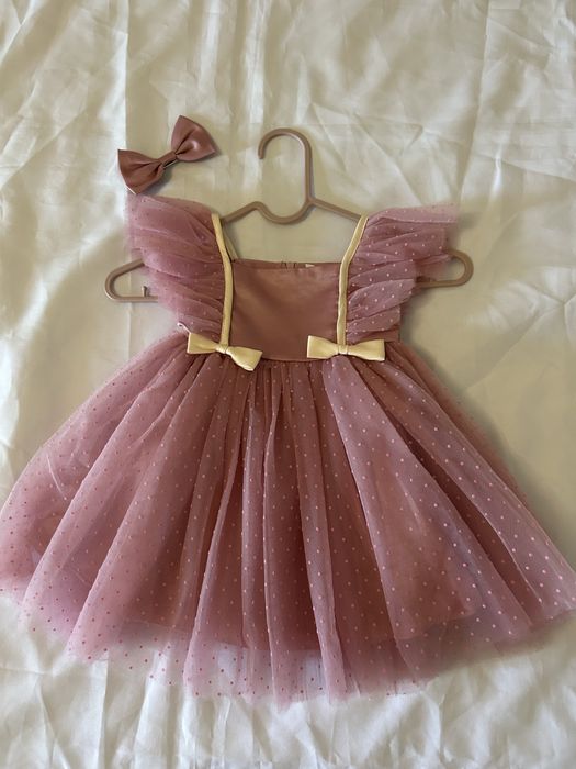 Святкова сукня на дівчинку