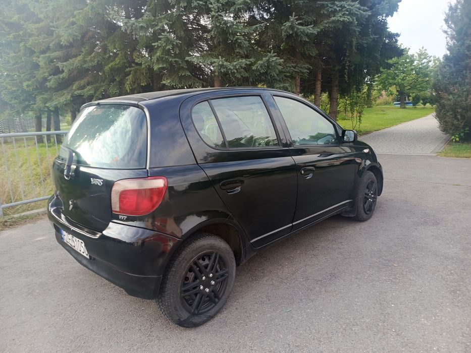 Toyota Yaris stan dobry bez wkładu i rdzy !, dobre opony ! silnk 1.3