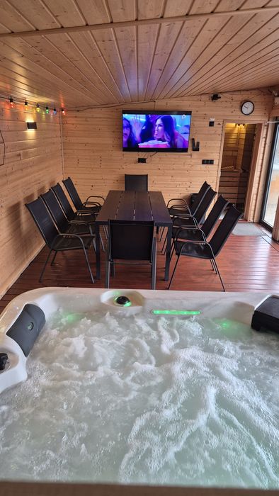 Domki pod Sosnami PREMIUM Jacuzzi  Basen Sauna DUŻA WIATA Radawa