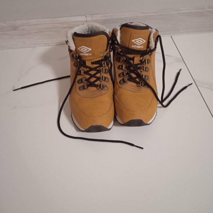 Buty Umbro zimowe r.38 unisex