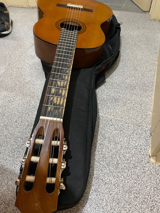 Guitarra/violão YAMAHA com capa