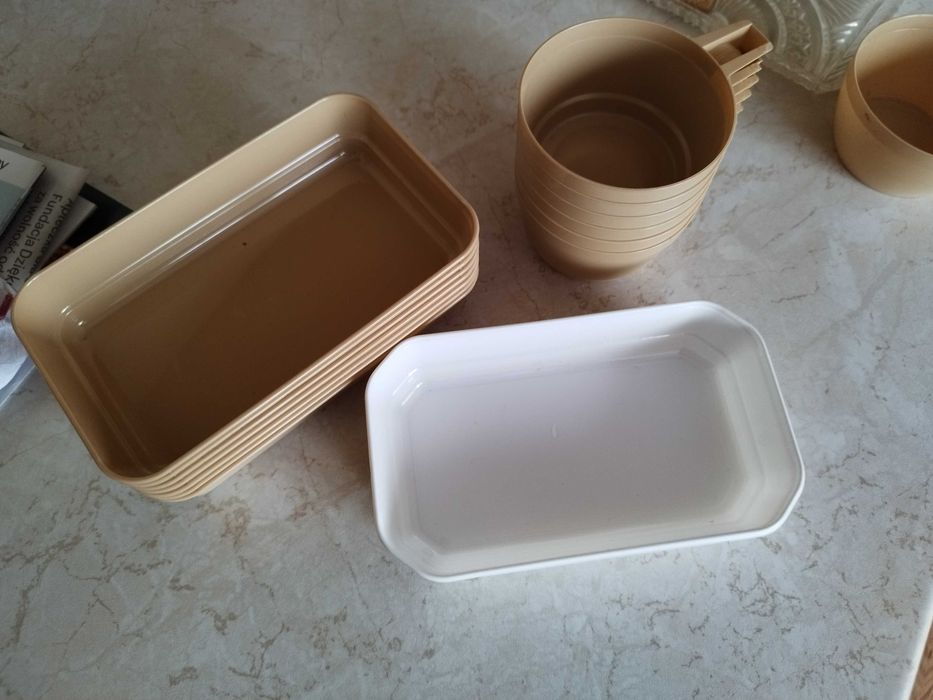 Kubki pojemniki PRL LOT