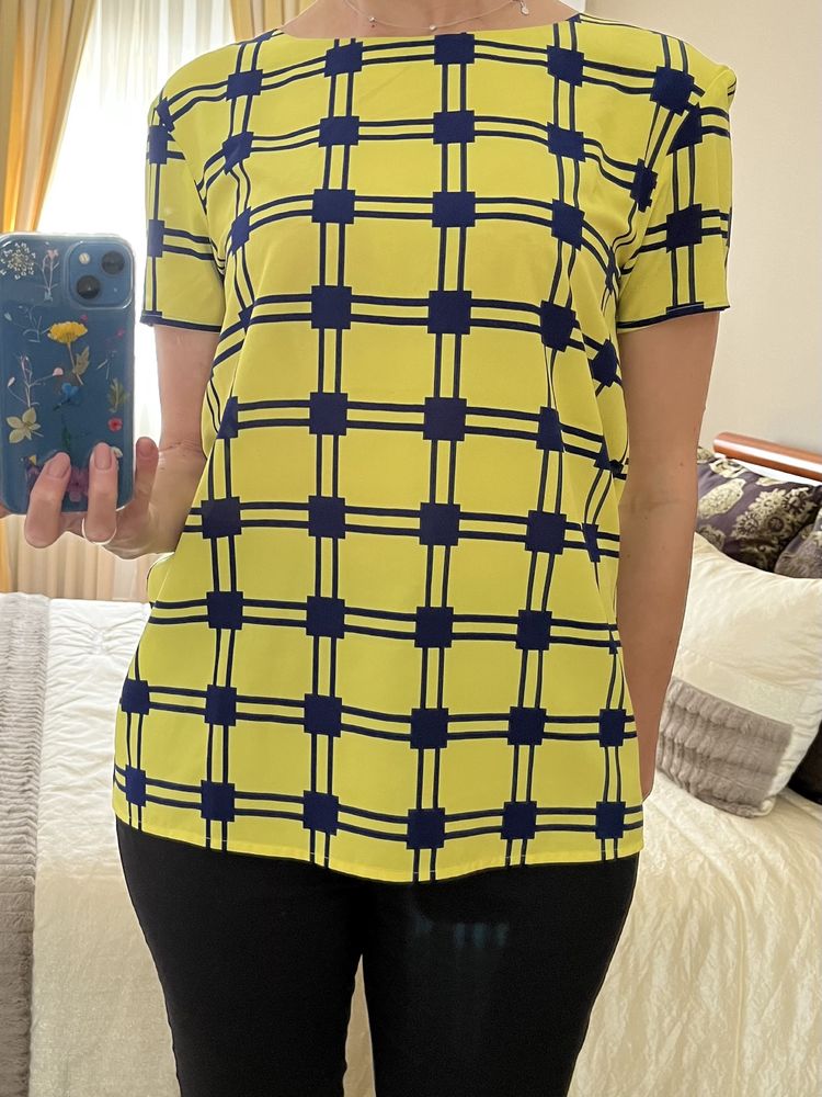 Blusa Lanidor em amarelo e azul