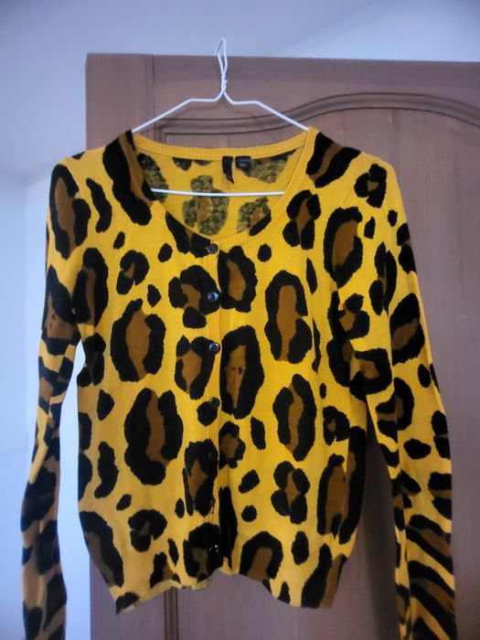 Zara sweterek rozpinany. panterka,