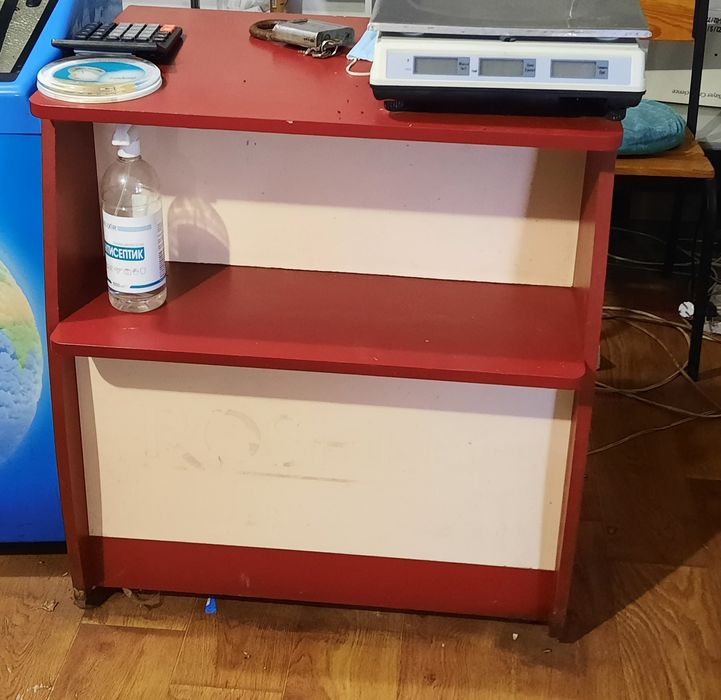 Продам торговую мебель