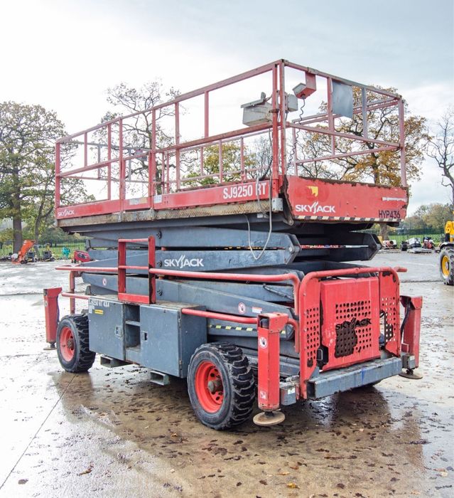 Ножичний підйомник(пеканіска) 18 метрів