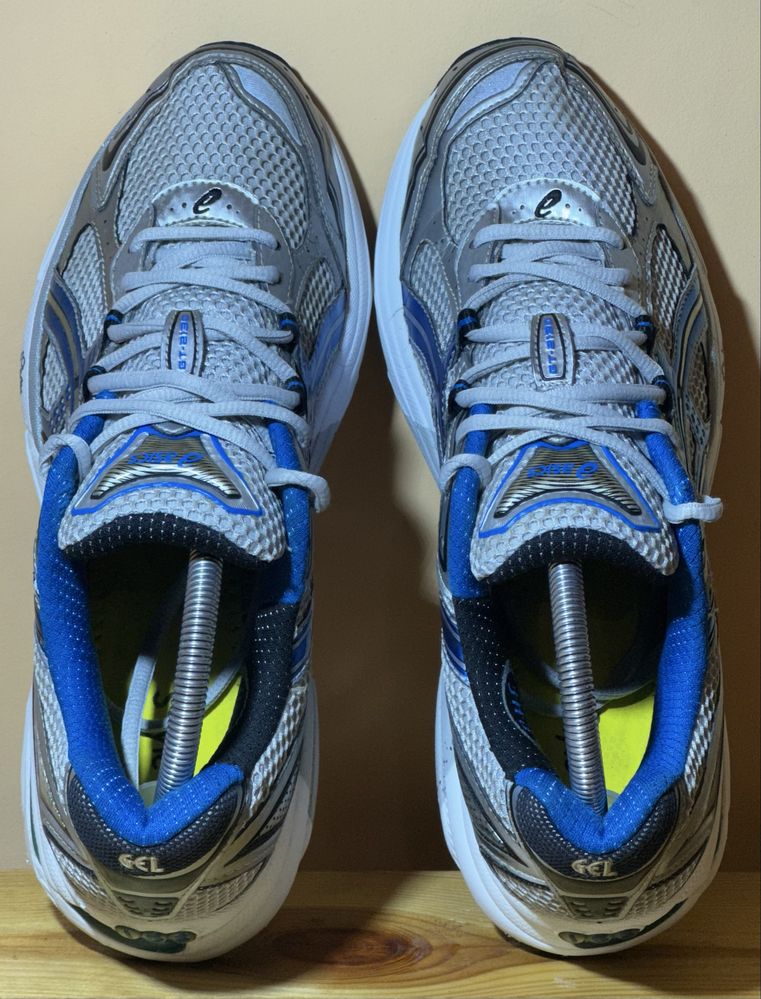 Оригінальні кросівки Asics. Розмір 42,5(27 см)