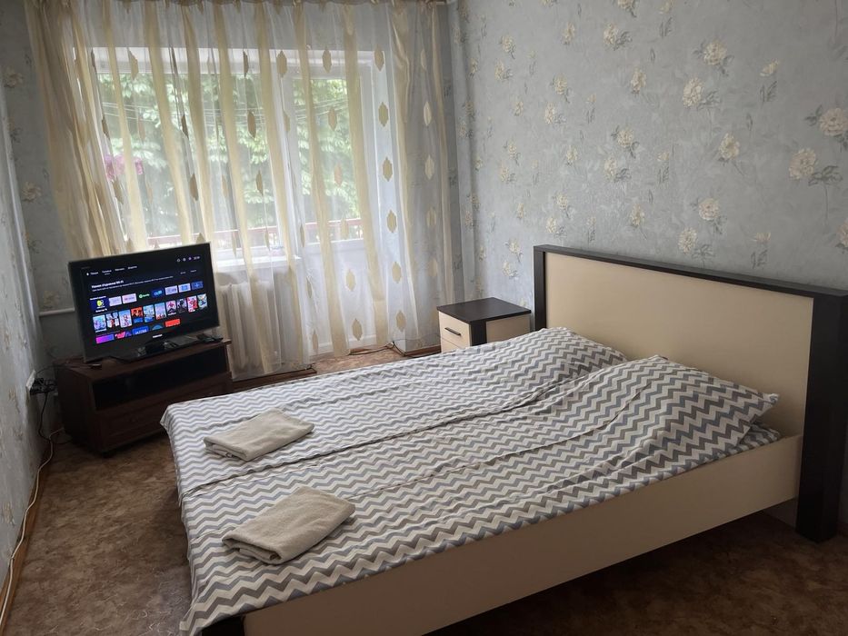 ВІЛЬНА СЬОГОДНІ Подобово2-кімн. біля 5-ї школи.