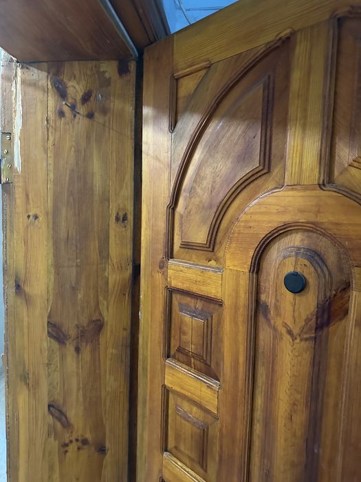Продам двері деревяні вхідні двійні