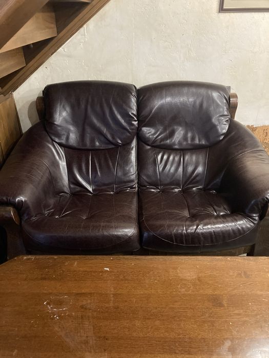 Ремонт и реставрация мебели .