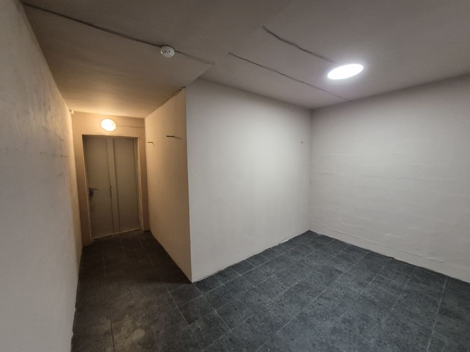 Здам комірку. Варшавський