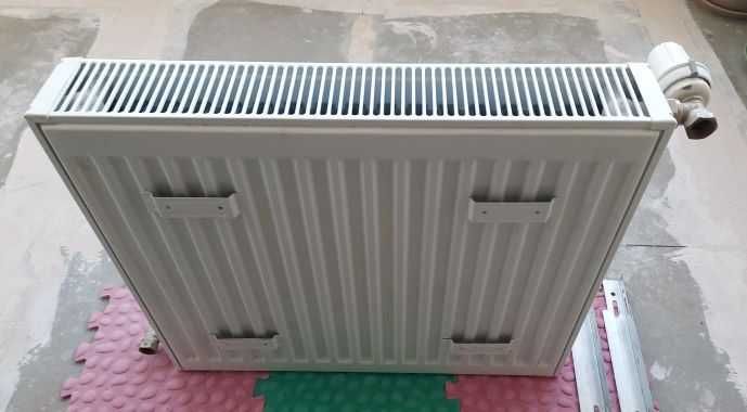 Стальной радиатор DJOUL 22 500х600 + фитинги с термоголовкой Danfoss