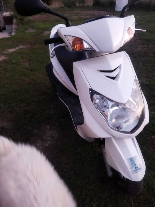 Scooter 125 Yamaha flame