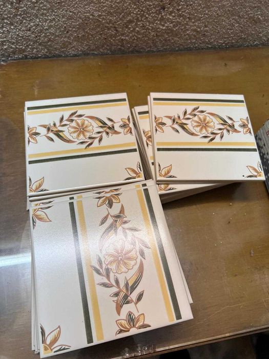 Azulejos Decorativos Vintage com Flores