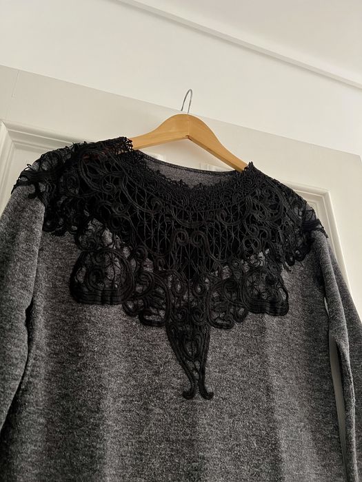 Camisola cinza com renda na gola - Zara