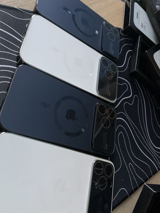 Чохли для iphone різні