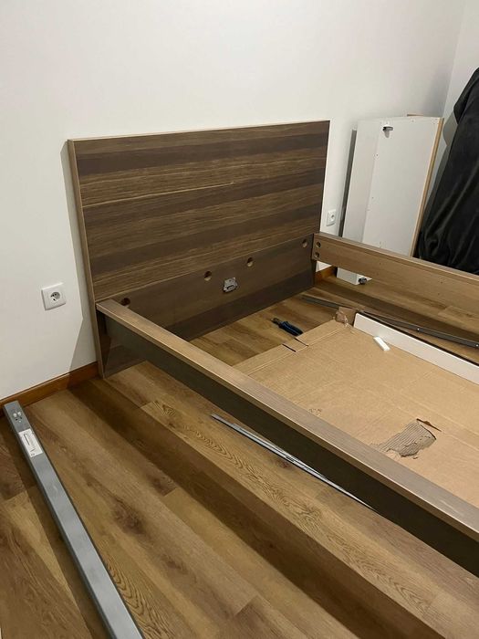 Cama IKEA MALM 200x140 e colchão molas ensacadas