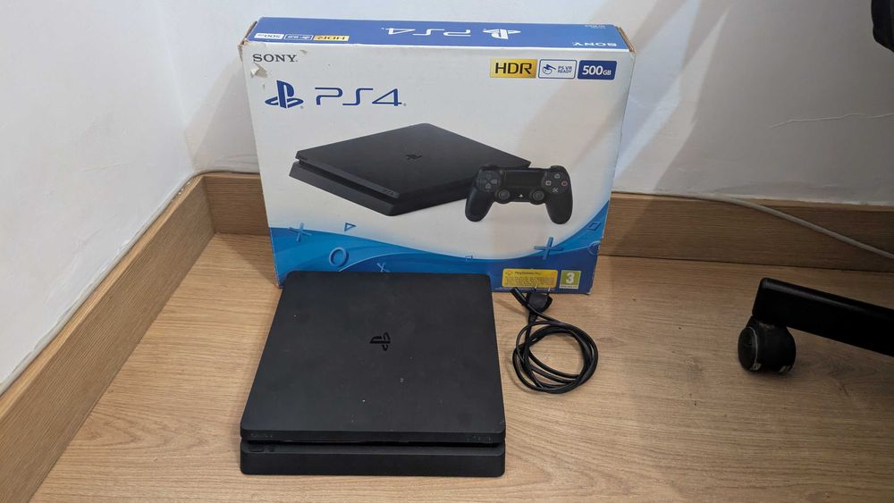 PS4 Slim 500GB + caixa